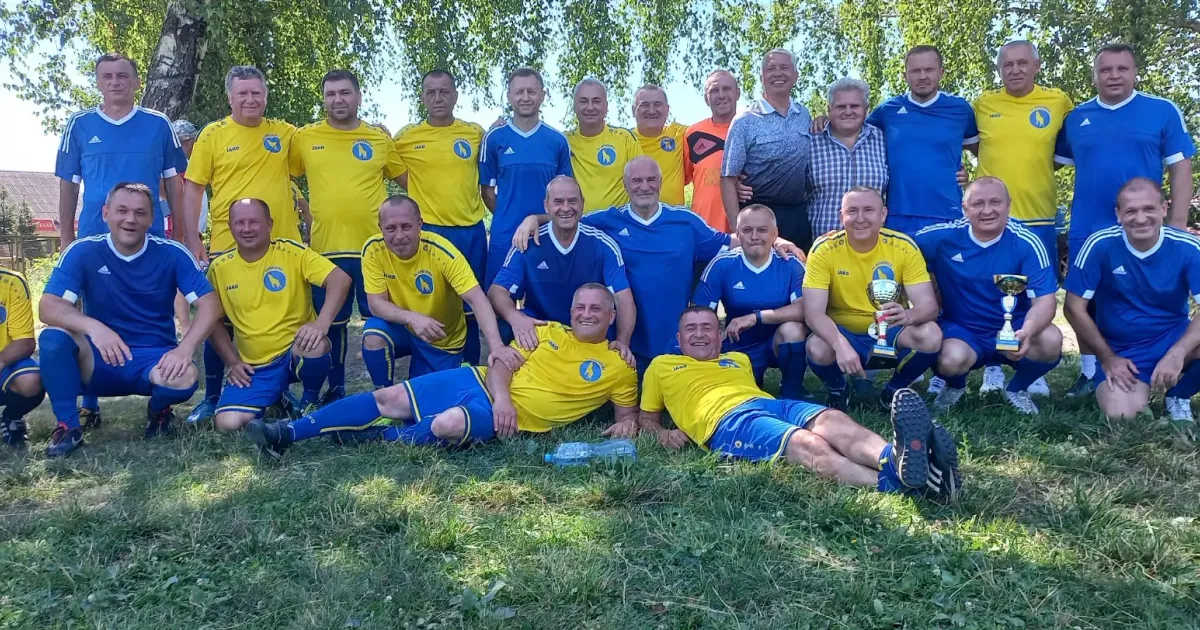 Головна світлина новини на сайті Gromada Group У Геніївці пройшов традиційний футбольний турнір до Дня фермера на порталі Gromada Group