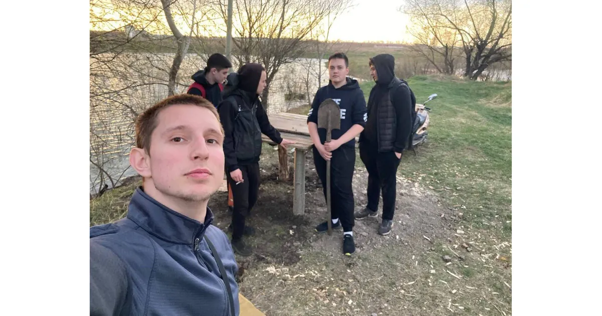 Фото - Юнацько-молодіжний простір "Простір Нескорених" У селі Донець Слобожанської громади молодь власноруч зробила майданчик для відпочинку на порталі Gromada Group