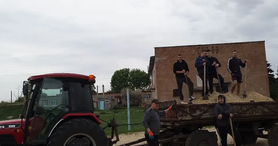 Фото - Відділ культури, туризму, молоді та спорту Слобожанської селищної ради У Дінці Слобожанської громади облаштували волейбольний майданчик на порталі Gromada Group