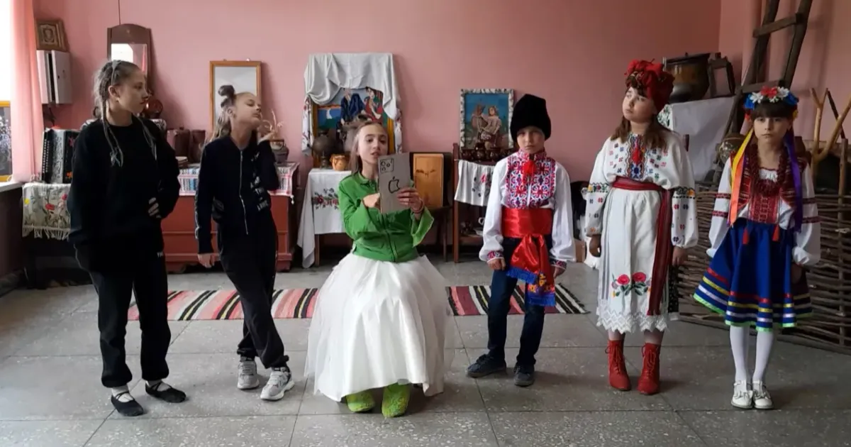 Фото - скріншот Гурток «Маска» зі Слобожанської громади відзначений за участь у фестивалі театрального мистецтва на порталі Gromada Group